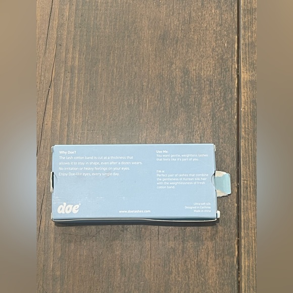 NEW Japonesque False Lash Applicator & 1 Pack Ultra Soft Silk False Lashes Set - Picture 4 of 5